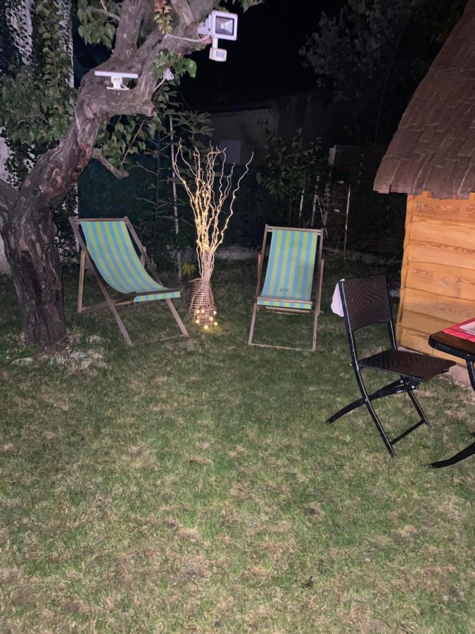 Cabane Enchantee Carpentras ภายนอก รูปภาพ